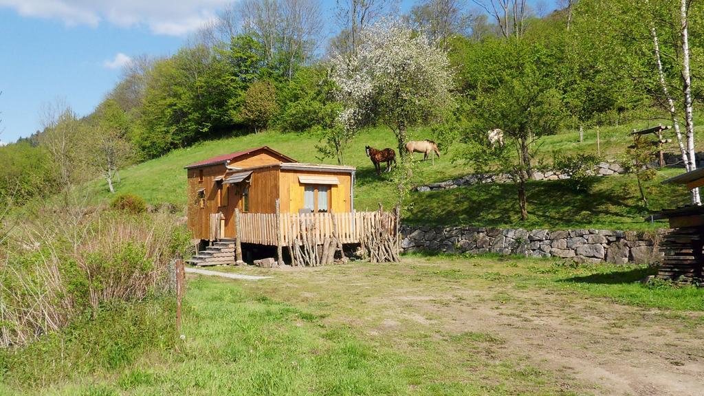 La Roulotte Du Bucheron Lapoutroie Exteriör bild